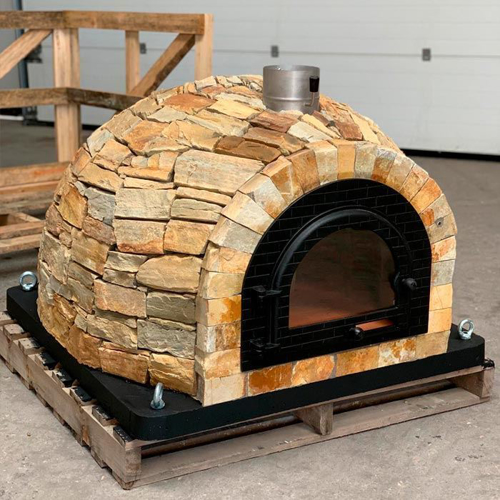 Four à pizza à bois 7 pizzas avec façade en cuivre AMBROGI disponible sur  Chr Restauration